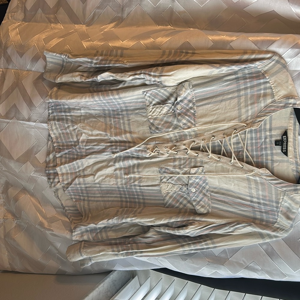 Express V neck Long sleeve plaid